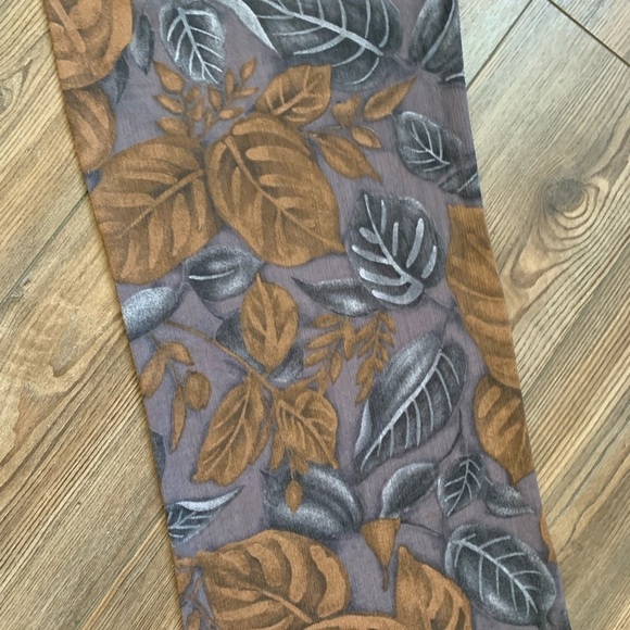 Scarf - Picture 5 of 5